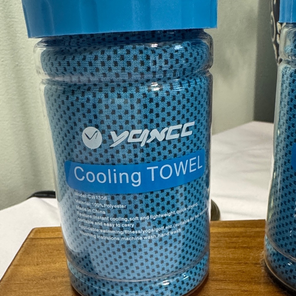 Cooling Towel Set - Picture 2 of 3